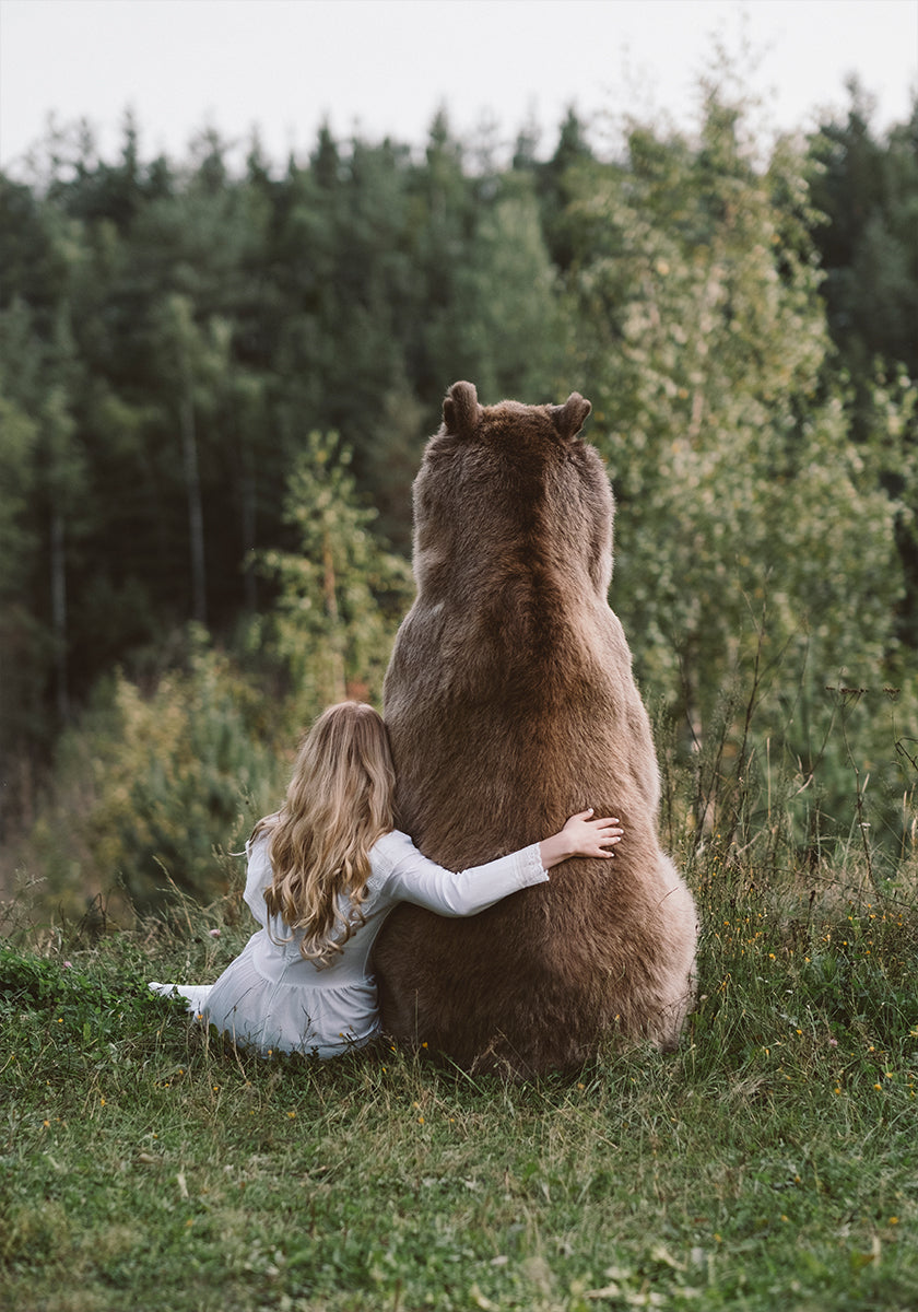 Women And Bear Plakat