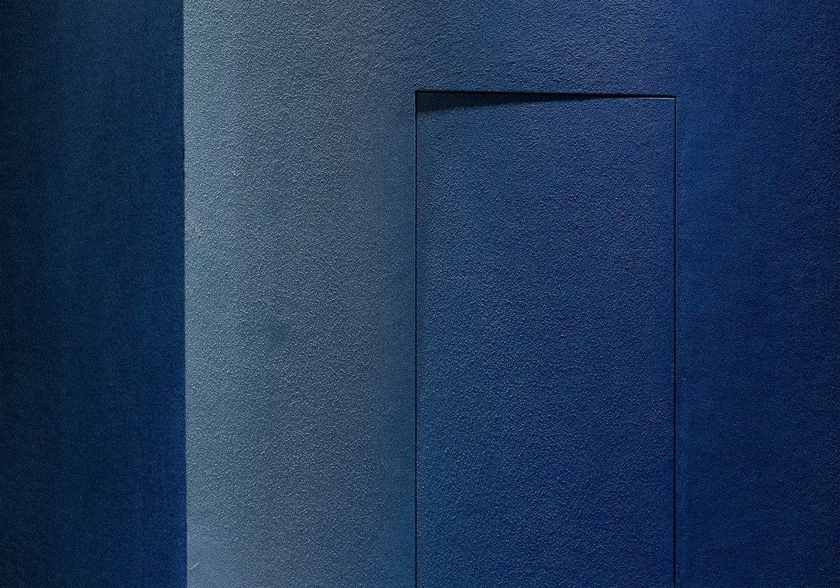 Blue minimalism or a secret door Plakat