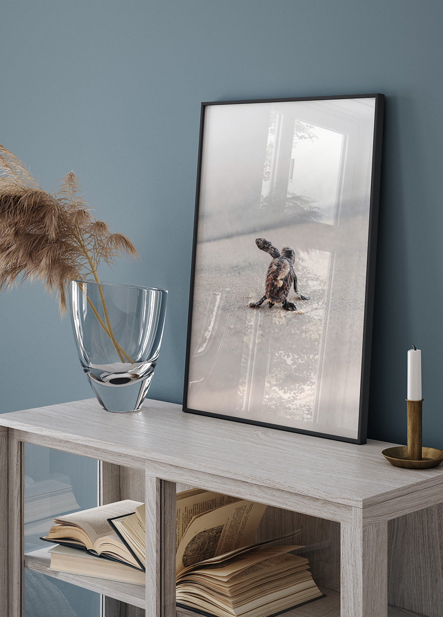 Newborn Sea Turtle Leaving The Nest Plakat - Posterbox.dk