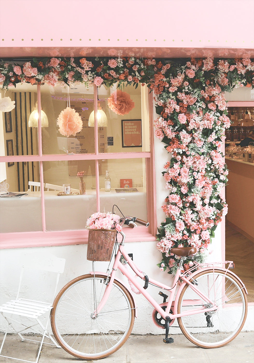 A Pink Bicycle in Bloom Plakat