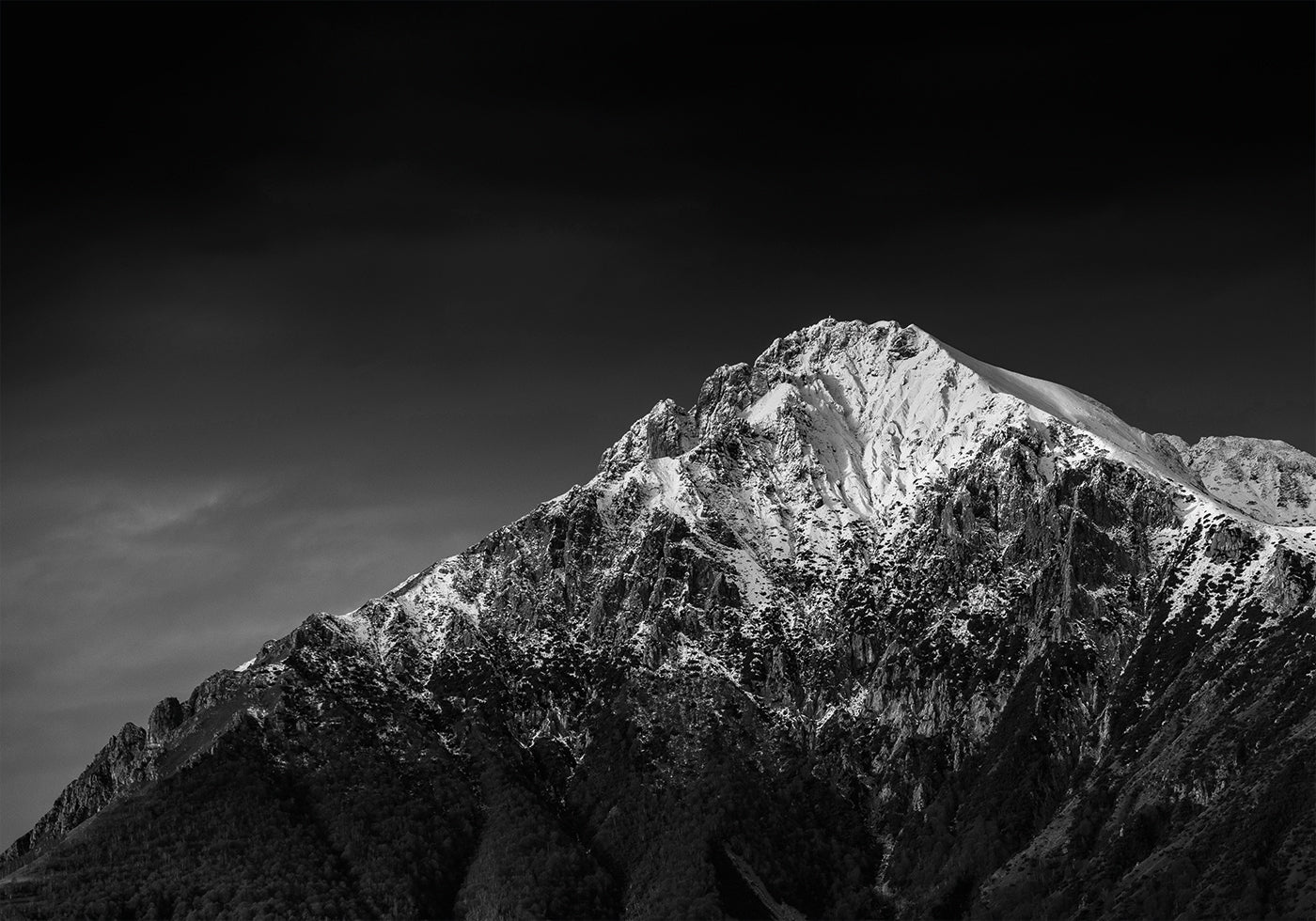 A Large Snow-Capped Mountain  Plakat