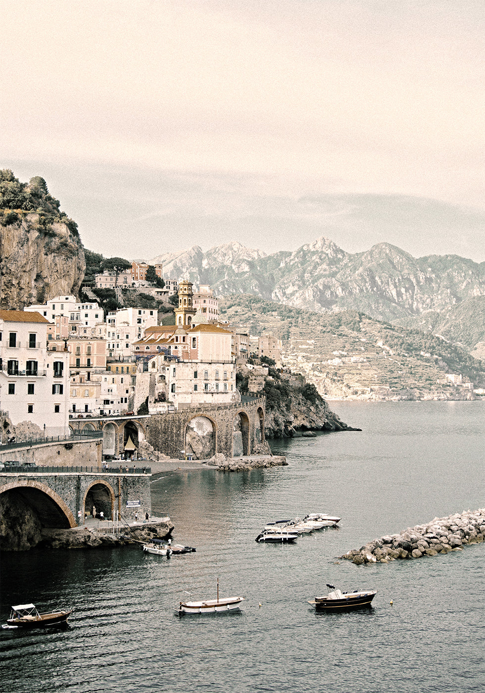 Coastal Village Tranquility plakat - Posterbox.dk