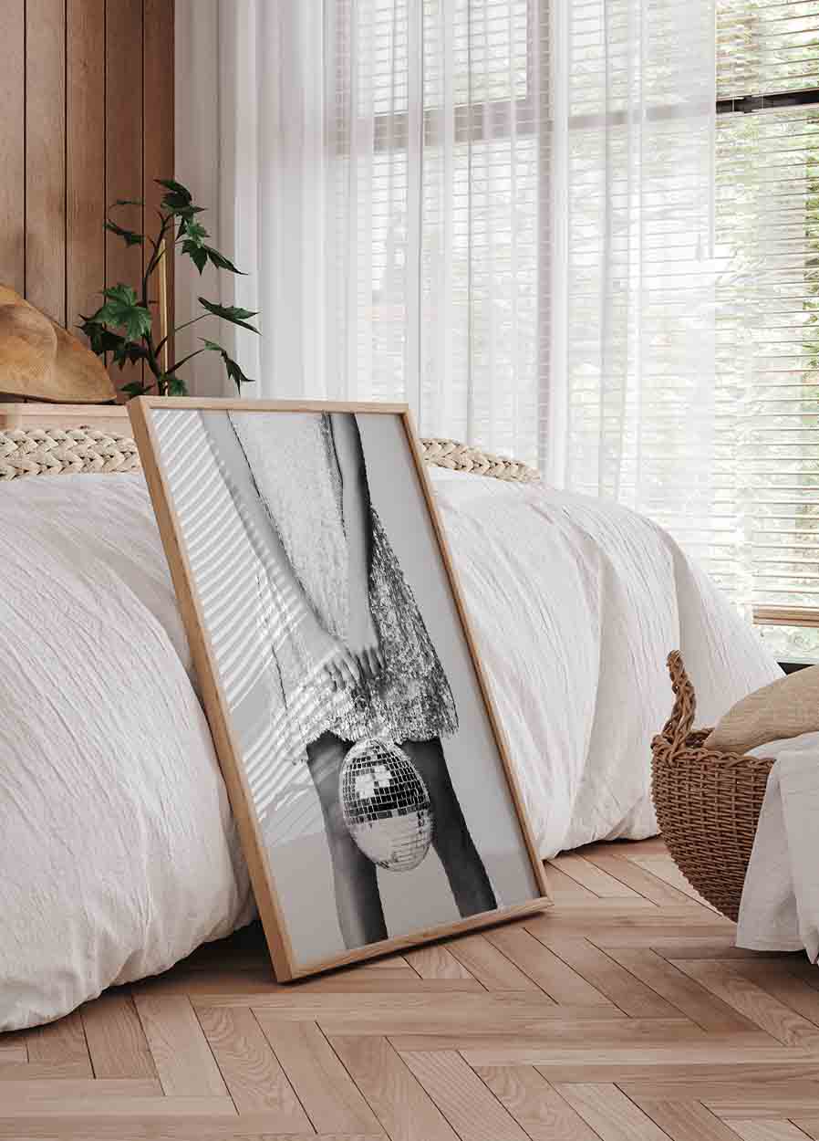 Woman with Discoball Plakat - Posterbox.dk