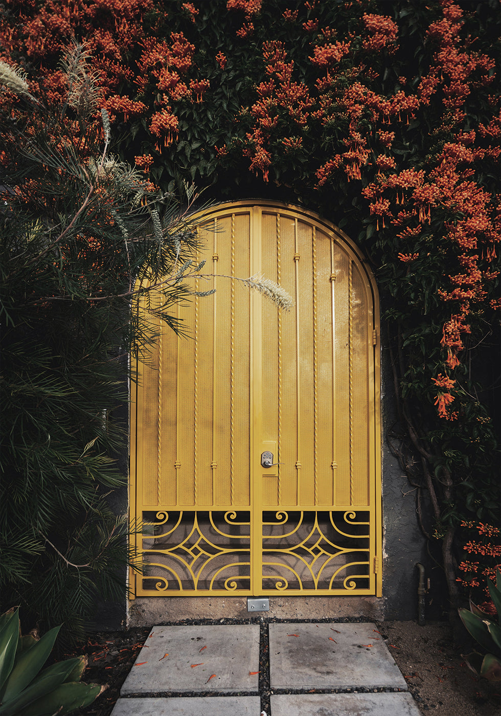 Yellow Door with Orange Flowers Plakat