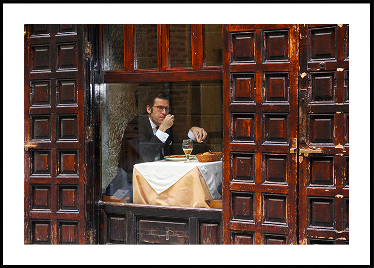 Lonely Man Dinner in Madrid&#039;s Latin Quarter Plakat