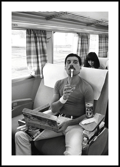 Freddy Mercury Eating during the Hot Space Japan Tour 1982 Plakat