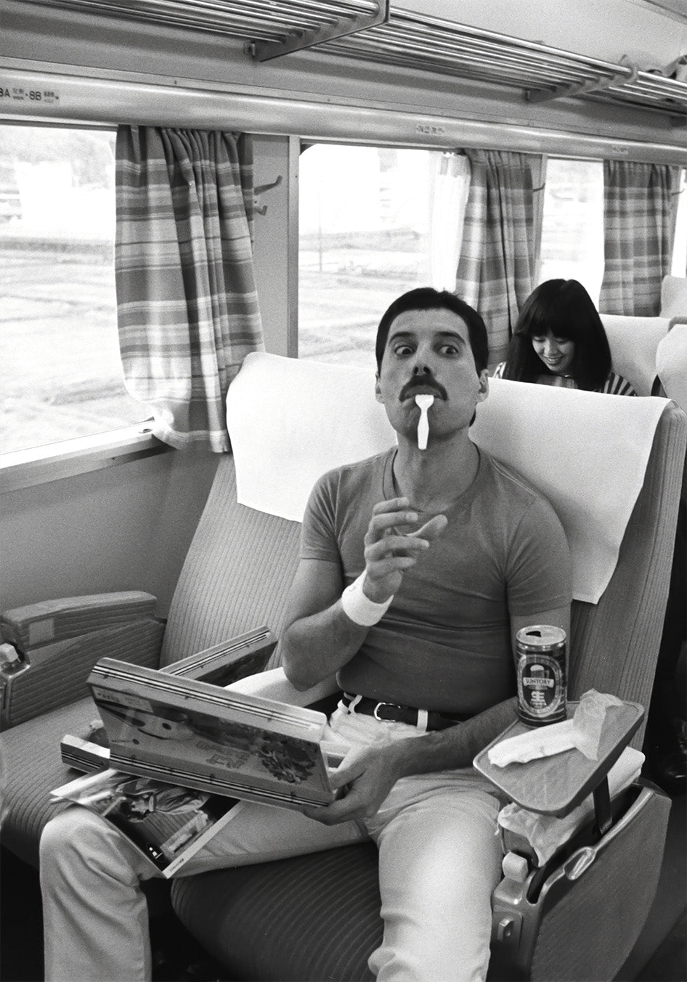 Freddy Mercury Eating during the Hot Space Japan Tour 1982 Plakat