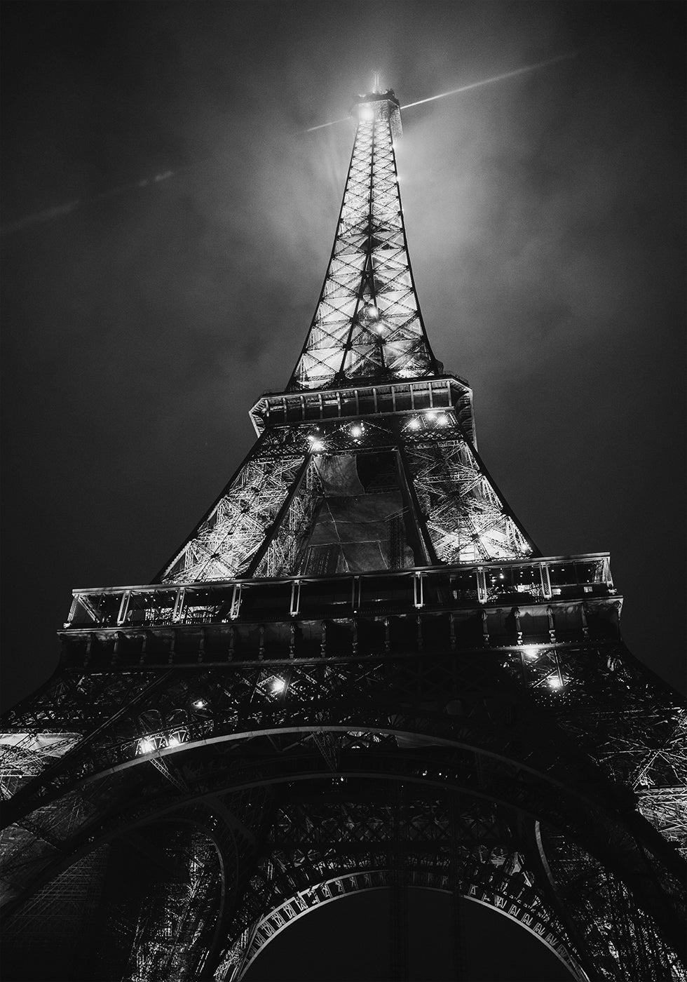 Eiffel Tower Paris Night Black & White Plakat