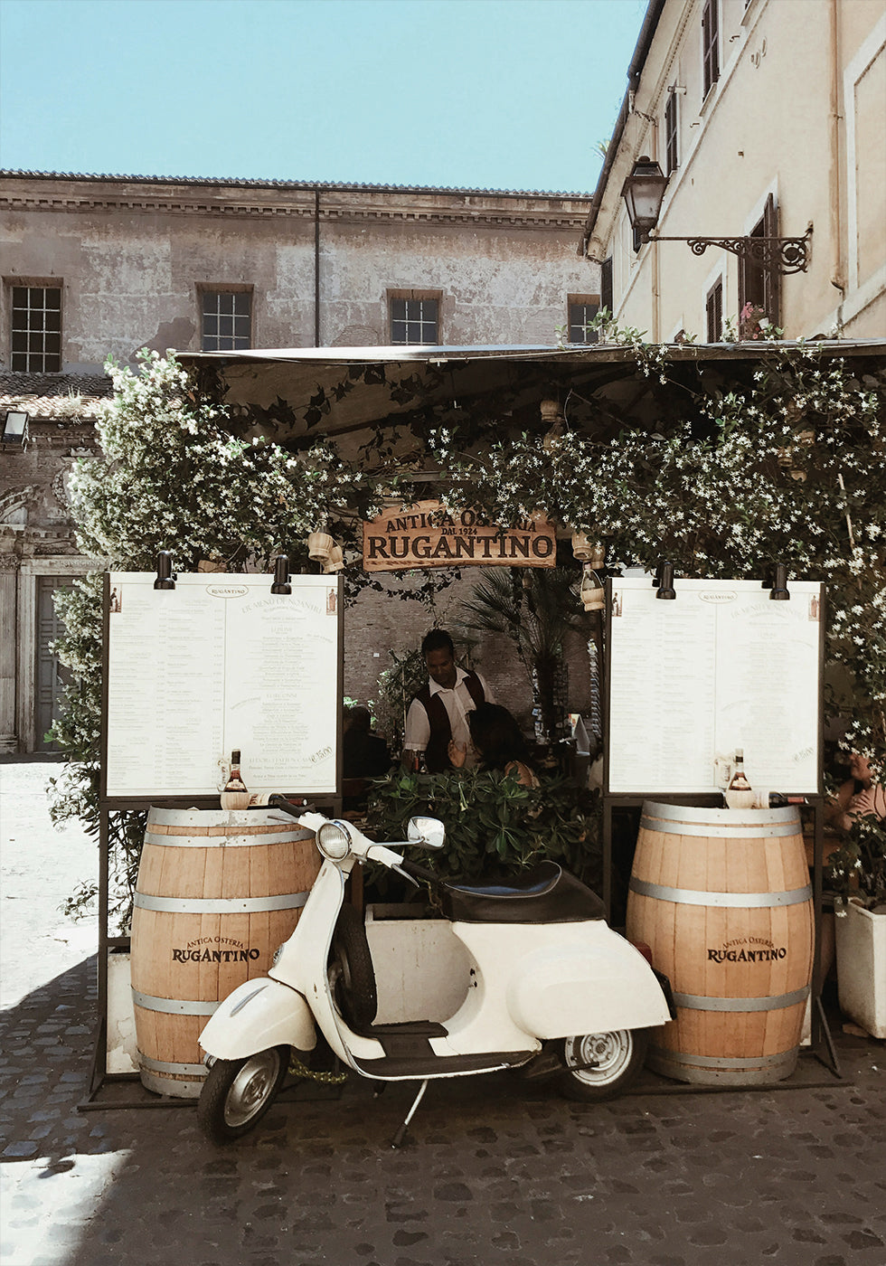 White Italian Vespa Plakat - Posterbox.dk