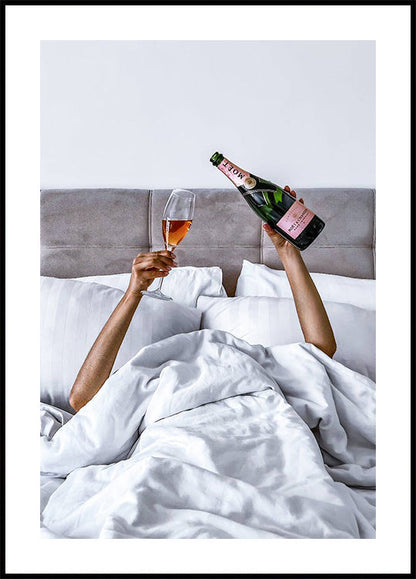 Woman Champagne in Bed Plakat