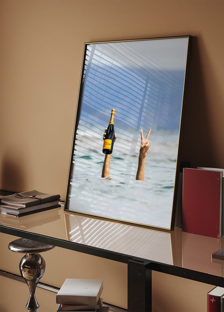 Woman With Wine in Beach Plakat - Posterbox.dk