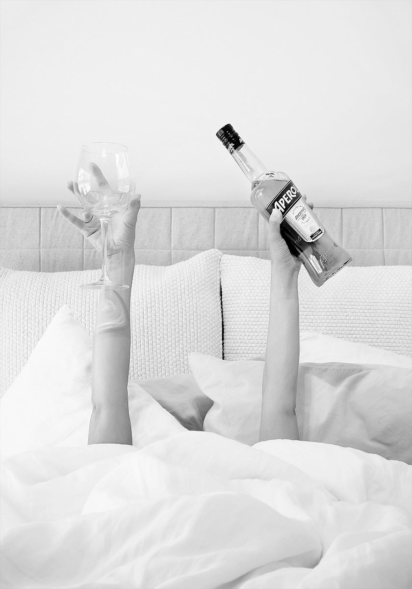 Aperol In Bed Low Key Plakat - Posterbox