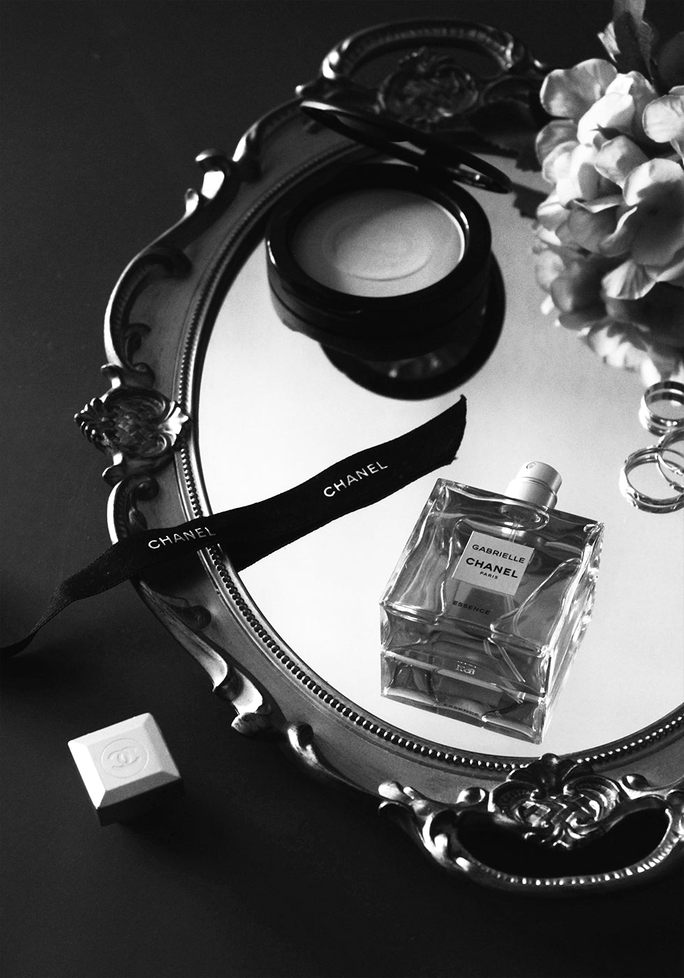 Chanel Perfume Beauty Black & White Plakat - Posterbox