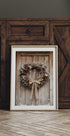 Christmas Wreath on a Wooden Door Plakat - Posterbox.dk