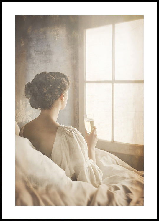 Moments of Stillness – Woman With Champagne Plakat - Posterbox.dk
