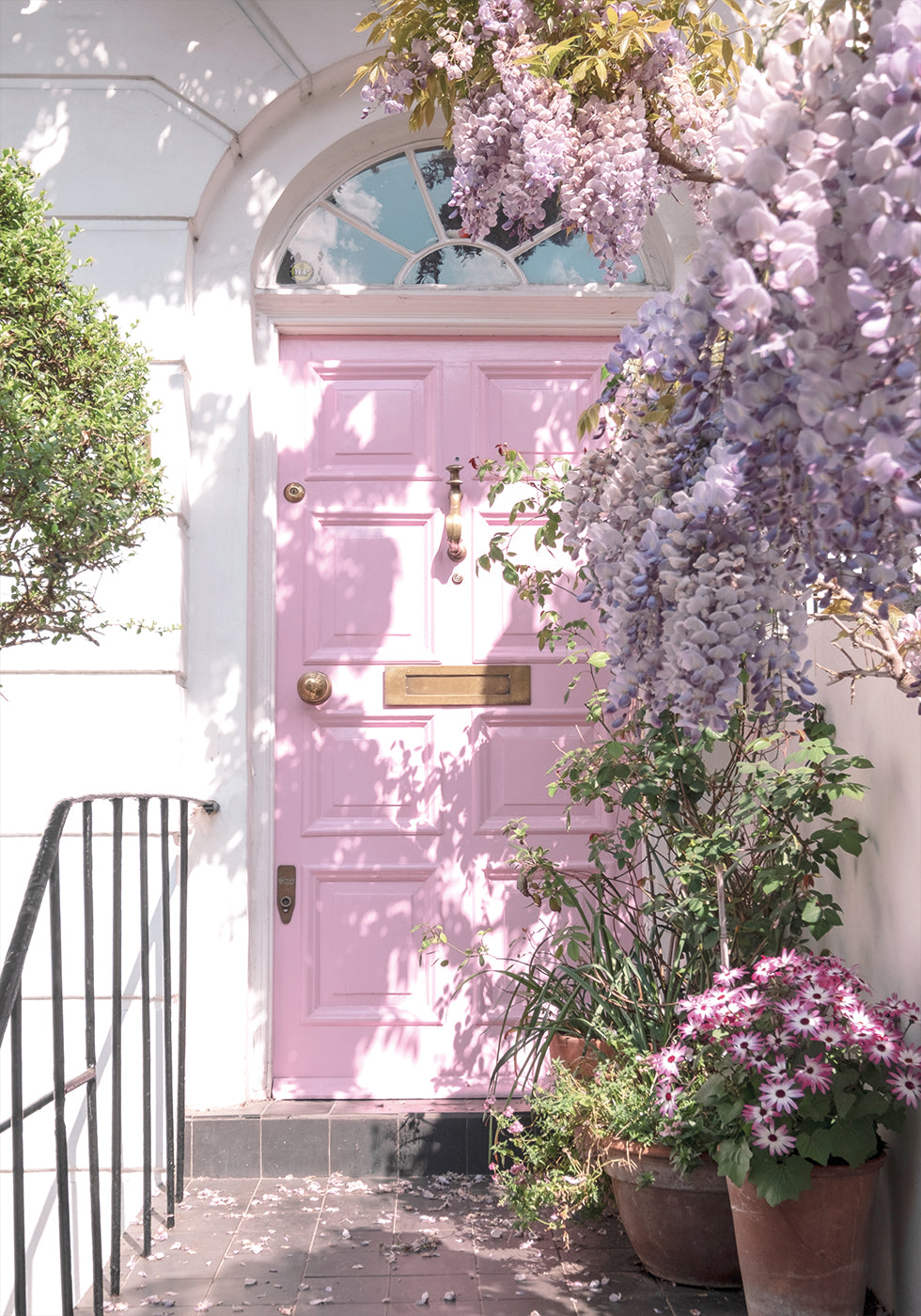 Pink Door with Flowers Plakat - Posterbox.dk
