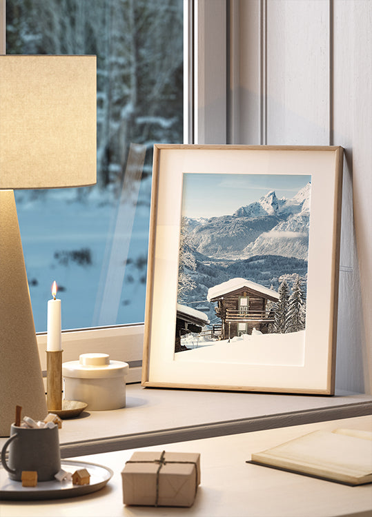 Quaint Snowy Cabin in Alpine Landscape Plakat - Posterbox.dk