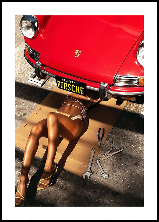Repair Girl Porsche Plakat - Posterbox.dk