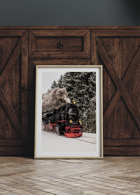 Steam Train in Snowy Forest Plakat - Posterbox.dk