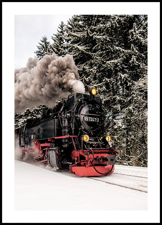 Steam Train in Snowy Forest Plakat - Posterbox.dk