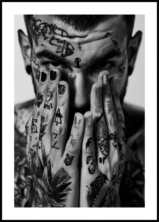 Tattooed Face and Hands Plakat - Posterbox.dk