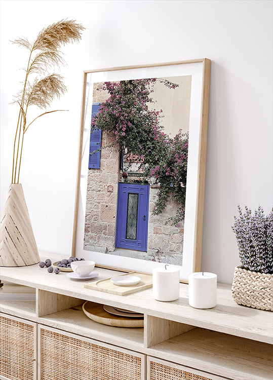 Vibrant Doorway with Bougainvillea Plakat - Posterbox.dk
